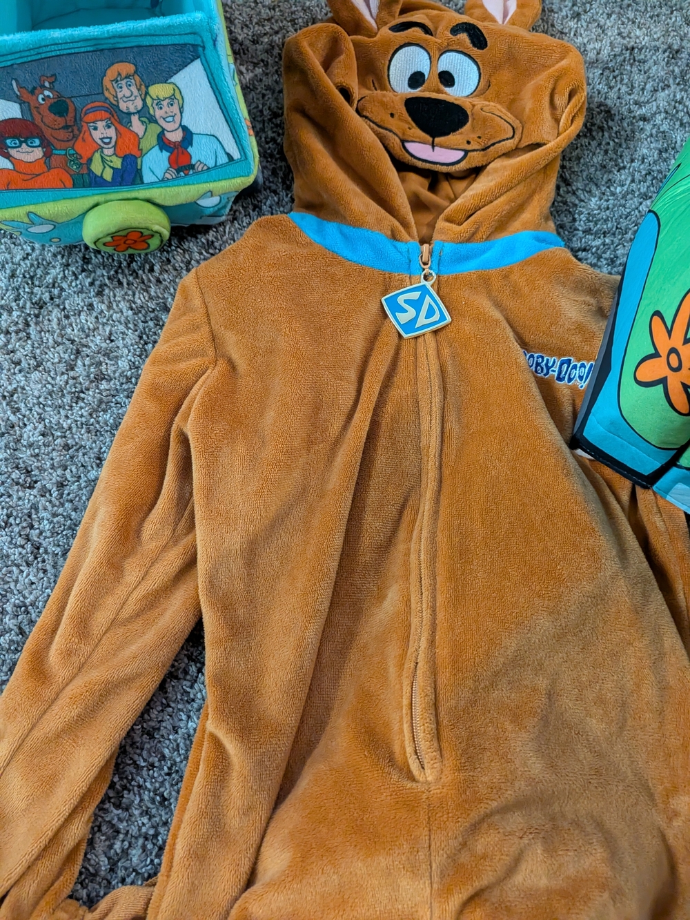 Scooby Doo Costume With Treat Bucket And Wearable Mystery Machine